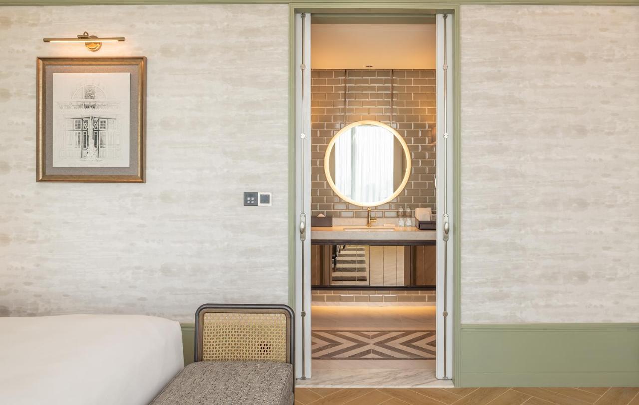 Eastin Grand Hotel Phayathai Bangkok Esterno foto A pocket door
