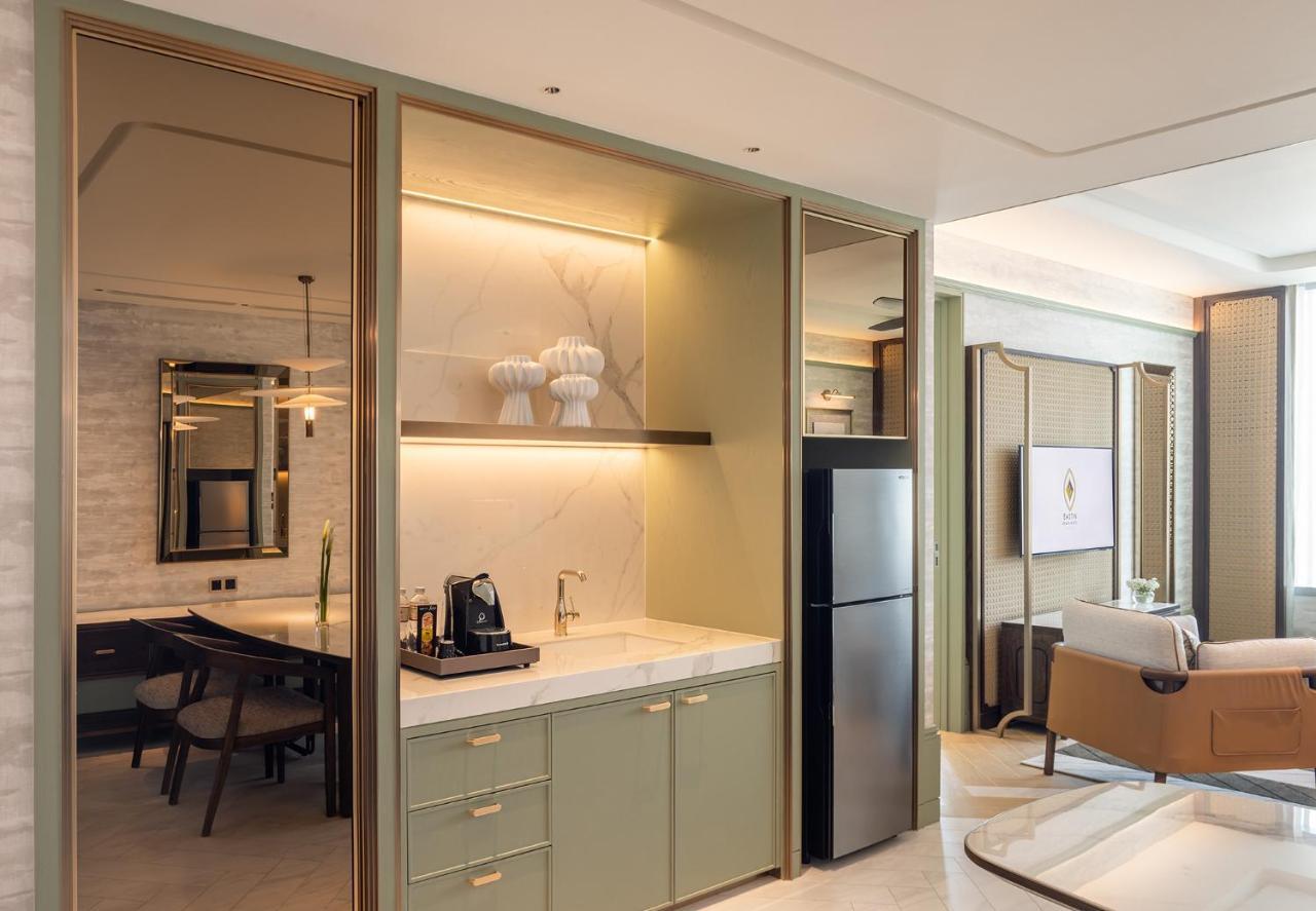 Eastin Grand Hotel Phayathai Bangkok Esterno foto A suite at the hotel