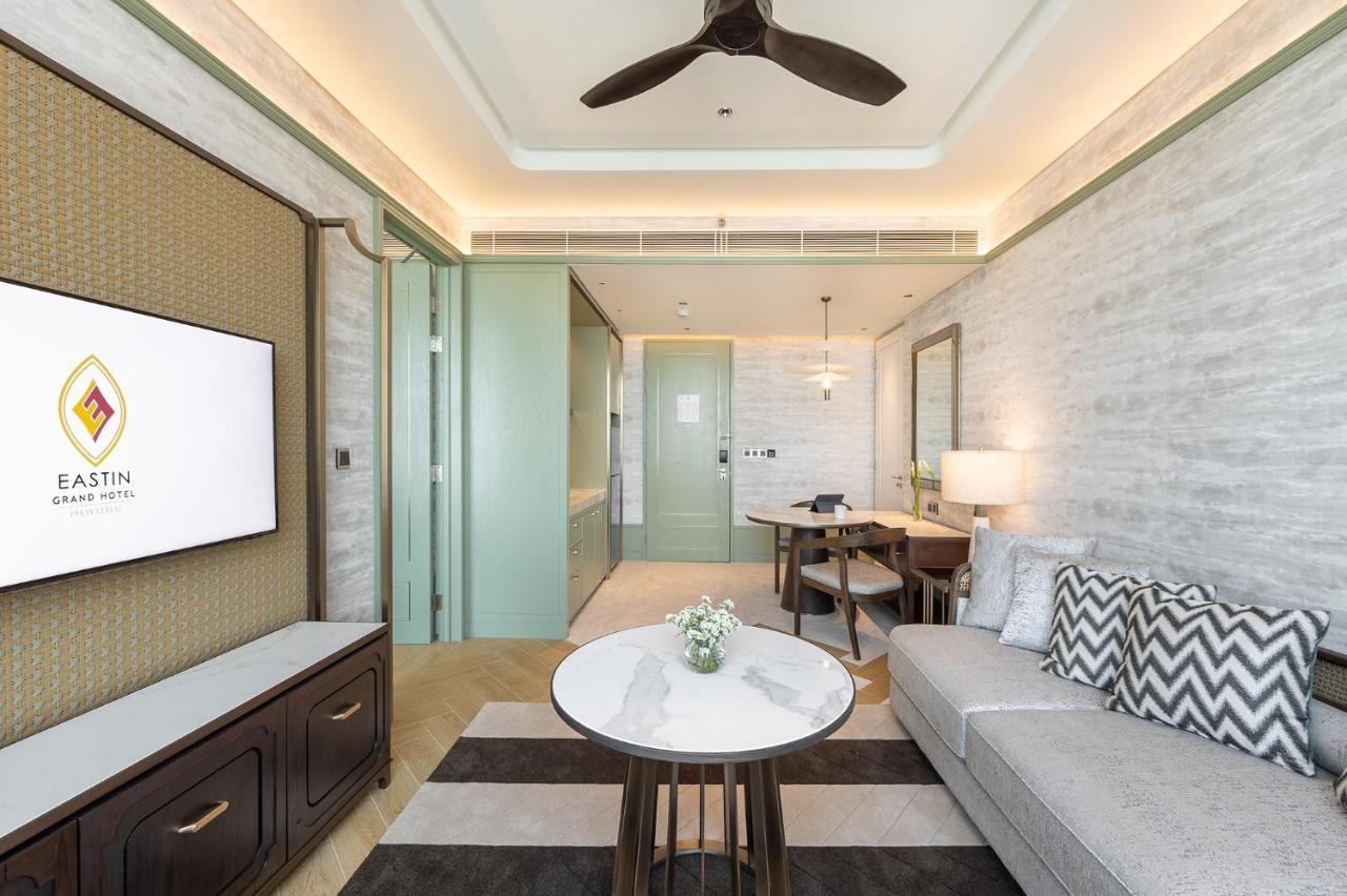 Eastin Grand Hotel Phayathai Bangkok Esterno foto A suite at the hotel