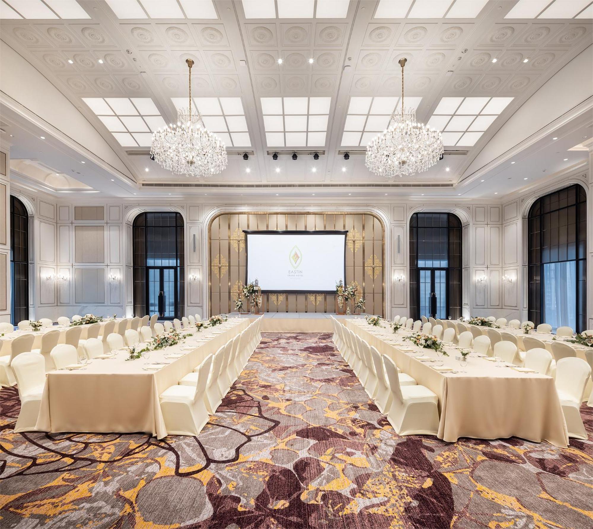 Eastin Grand Hotel Phayathai Bangkok Esterno foto The ballroom