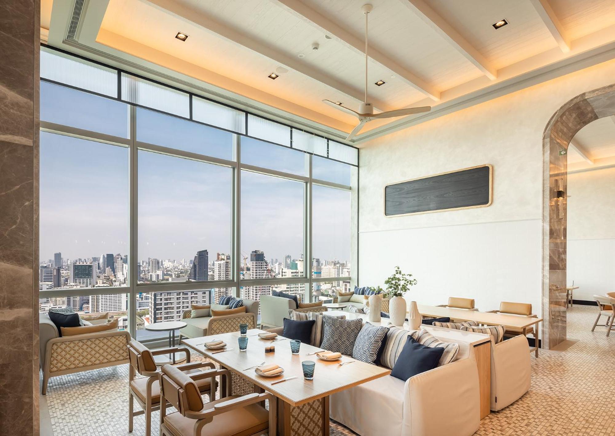 Eastin Grand Hotel Phayathai Bangkok Esterno foto The Club at U Sathorn